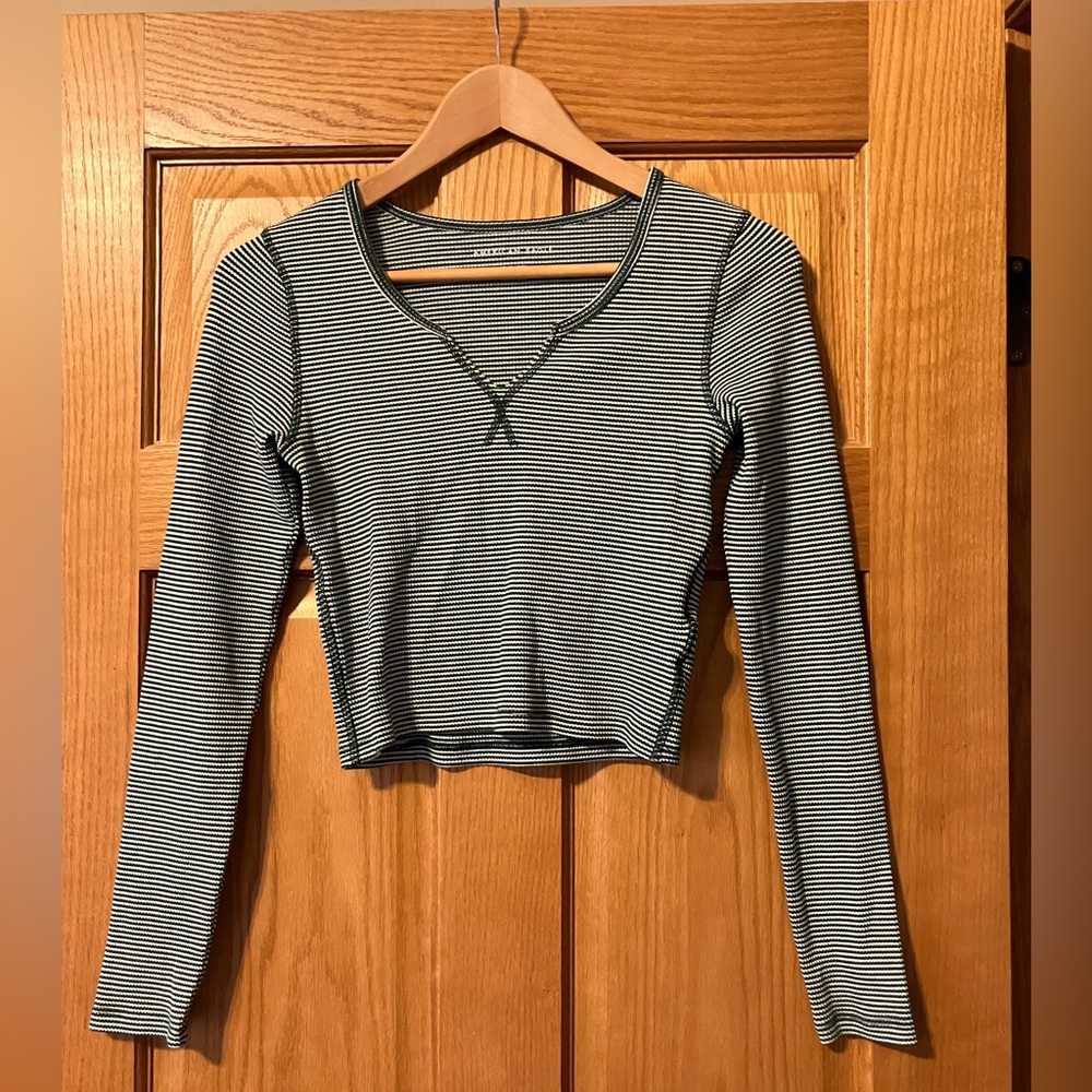 American Eagle green and white striped crop long sleeve, x-small. A